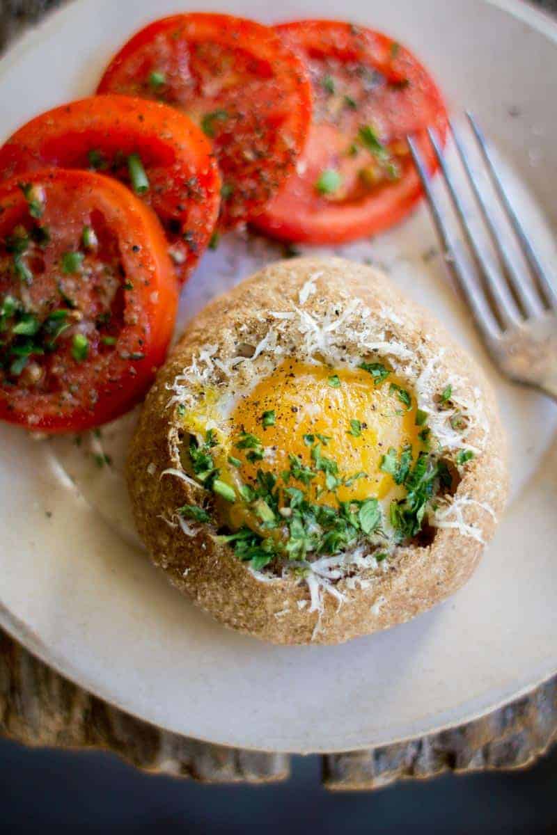 Perfect for brunch! Sourdough Bread Bowl Egg in a Hole recipe by @beardandbonnet