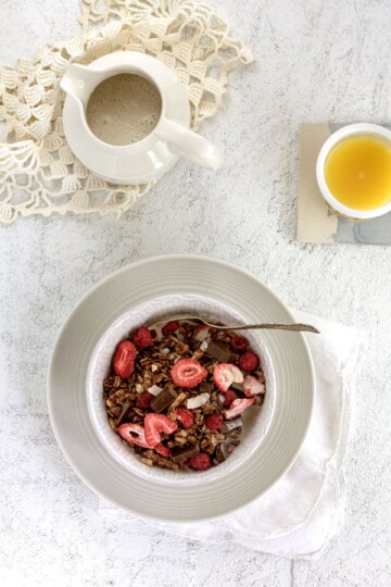 Superfood Chocolate and Berry Granola with @aloha from Beard and Bonnet { www.thismessisours.com @beardandbonnet }