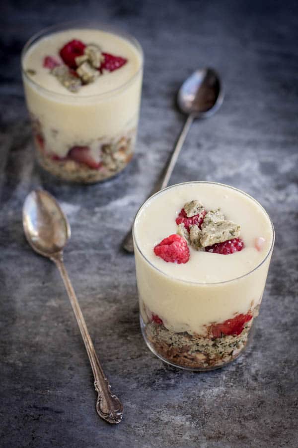 Upside Down Pina Colada Smoothie Bowl recipe by @beardandbonnet with @manitobaharvest Hemp Heart Bites {www.thismessisours.com}