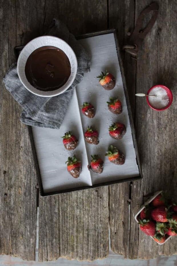 Vegan Salted Chocolate Covered Strawberries recipe by @beardandbonnet on www.thismessisours.com