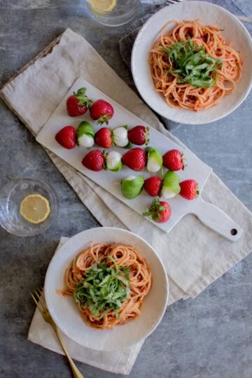 Berry + Basil Tomato Sauce recipe by @beardandbonnet with @driscollsberry on www.thismessisours.com