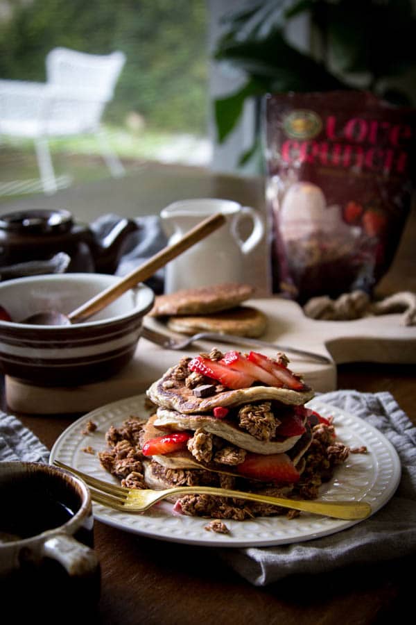 Mixed Berry and Chocolate Crunch Cakes || @thismessisours @naturespath