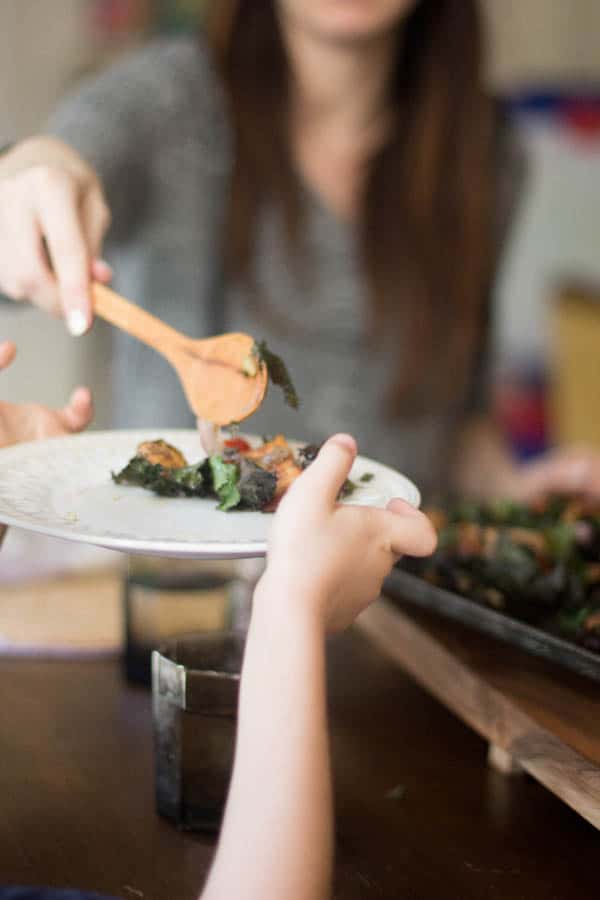 Easy Vegetarian Sheet Pan Tacos recipe || on @thismessisours with @flatoutbread.