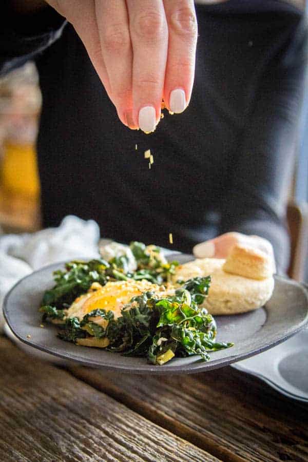 Easy Baked Skillet Eggs with Kale and Leeks recipe || @thismessisours