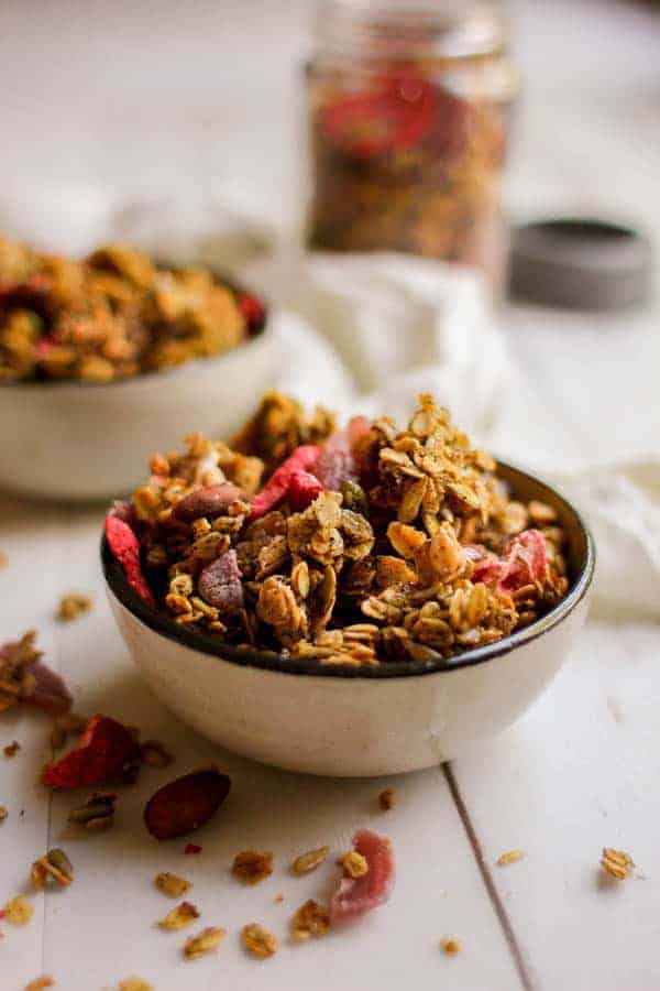 Earl Grey & Strawberry Granola recipe from @heathercrosby of Yum Universe's latest book, Pantry to Plate. || on @thismessisours #glutenfree #vegetarian