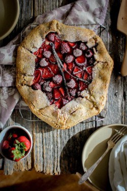 Mixed Berry & Earl Grey Galette recipe || Tart and sweet with a super flaky nutty crust, this galette is the stuff that summertime dreams are made of! || @thismessisours @pamelasproducts #glutenfree #vegetarian