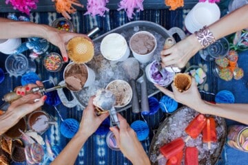How to Host an Ice Cream Social || @thismessisours #FriendsWhoFete