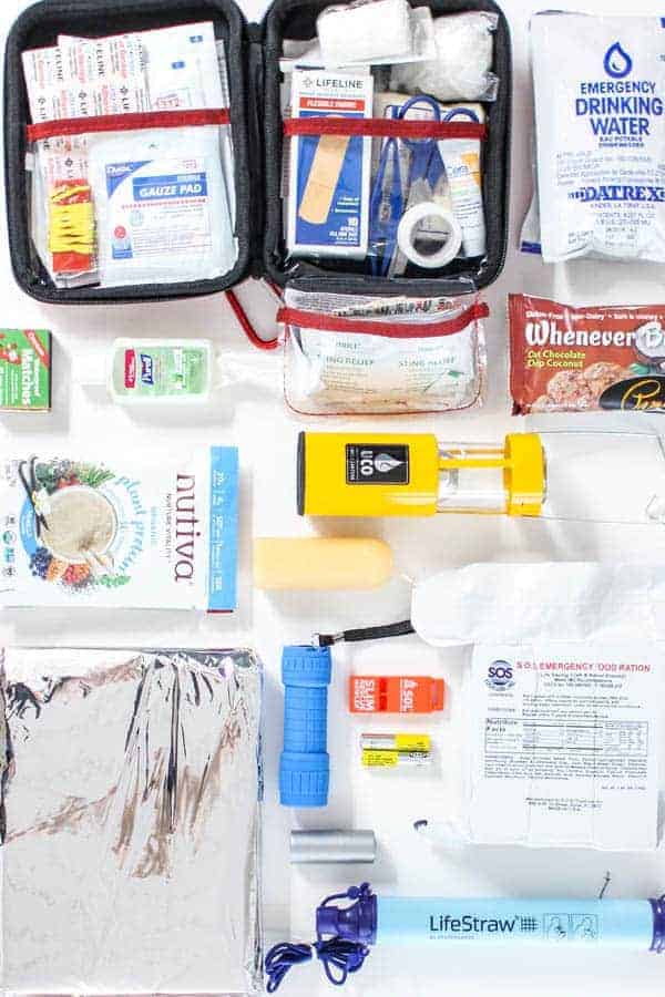 How To Build A Go Bag For Earthquakes and Other Natural Disasters || For National Earthquake Preparedness Month. || @thismessisours #earthquake #gobag