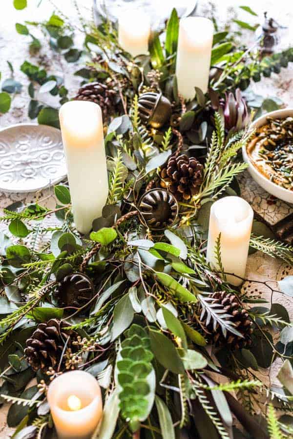 How To Create A Festive Holiday Table Centerpiece || Easy tips for creating the perfect DIY centerpiece for Christmas. || @thismessisours #friendswhofete #diy