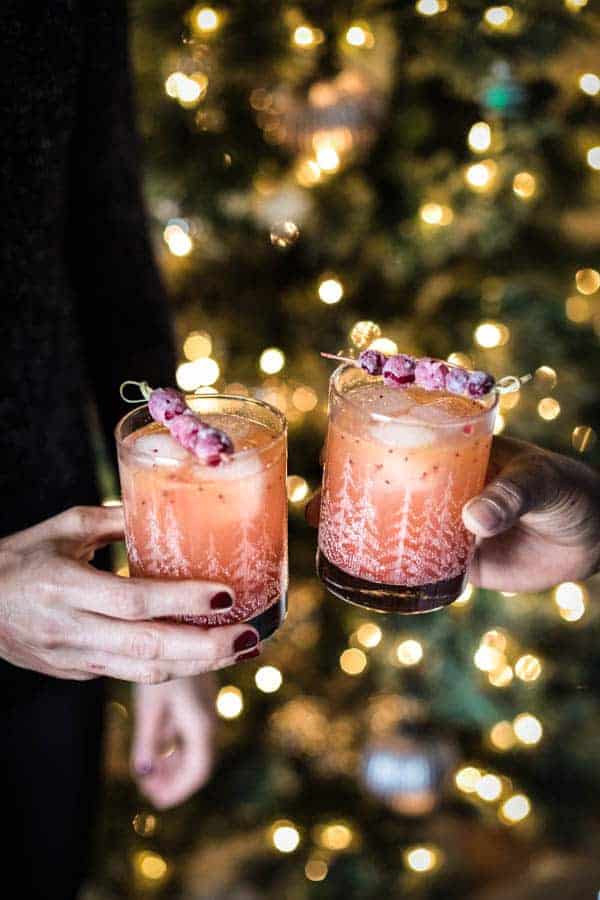 How To Throw A Last-Minute Holiday Party || Your DIY guide for throwing a spectacular holiday party on the fly. Easy cocktails, pantry staples inspired finger food, and simple ideas for elegant decorations you can make yourself. || @thismessisours #friendswhofete