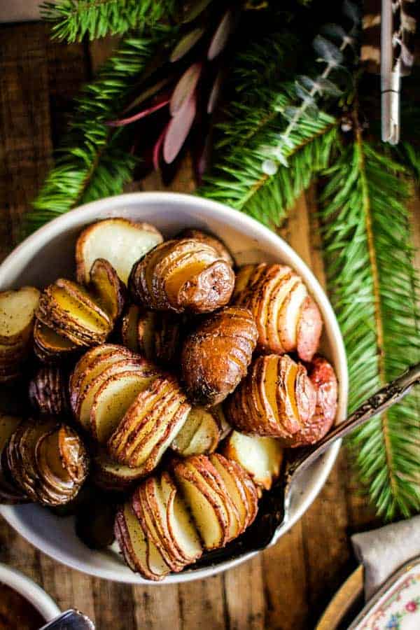 Perfectly Roasted Christmas Potatoes recipe || Forget the mash, opt for the roasted hasselback this holiday season! || @thismessisours #vegan #glutenfree