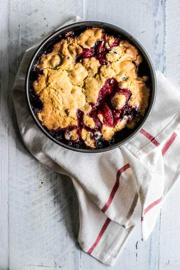 A cobbler that has been freshly baked