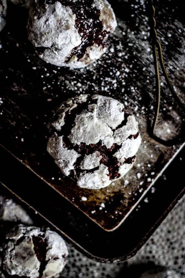 Gooey Chocolate Crackle Cookies